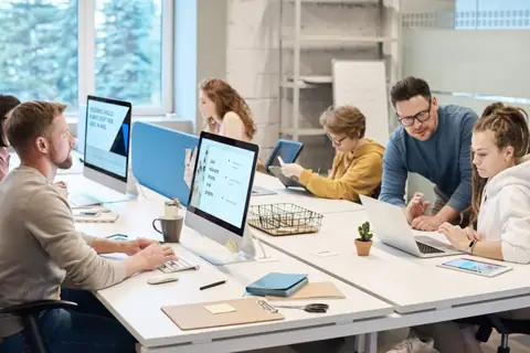 Here’s Why You Should Draw Clear Boundaries at Work to Avoid Burnout